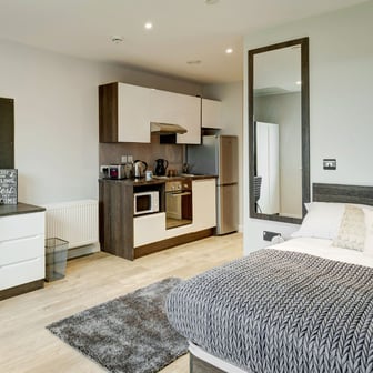 Premium Plus Studio - Image 1